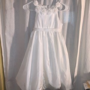 Girls David’s Bridal White Formal Dress